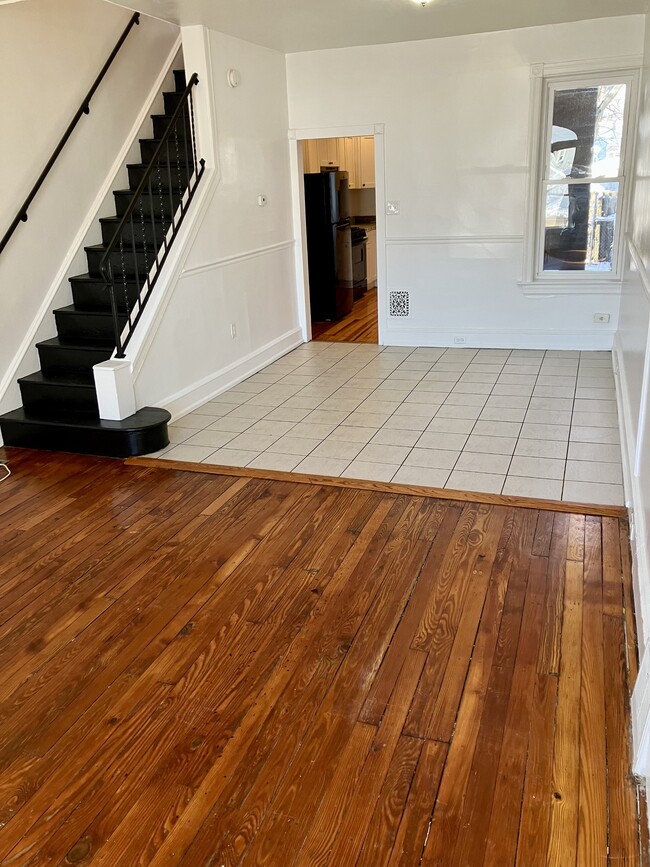 Building Photo - 227 Broadway