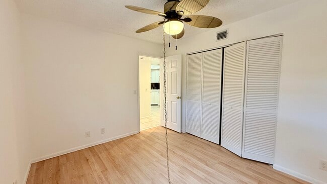 Building Photo - 9243 Green Meadows Way