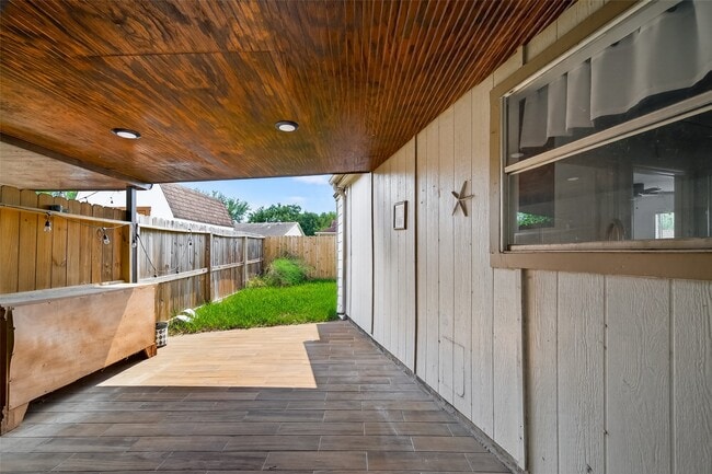 Building Photo - 9858 Sageaspen Ln