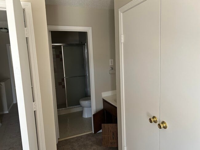 Building Photo - 5666 Encino Cove