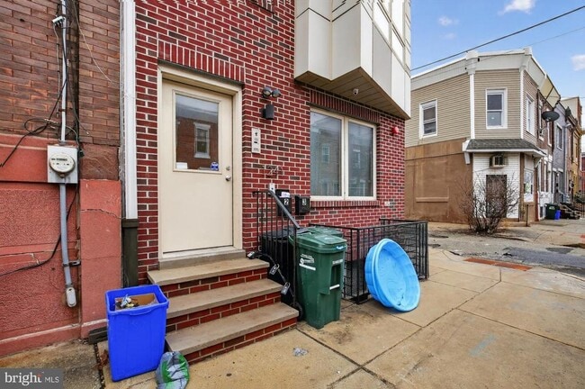 Building Photo - 1241 S 28th St