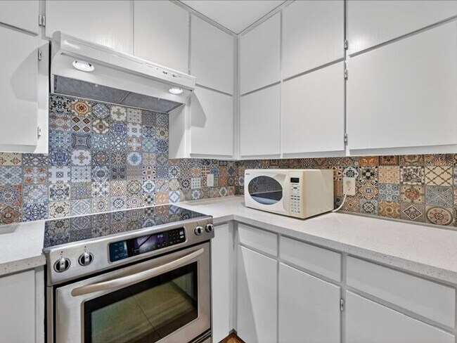 Building Photo - 2 bedroom 2bathroom Duplex Arlington 76017