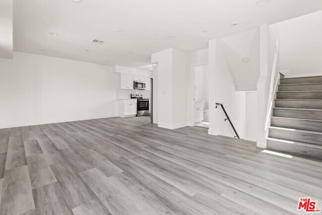 Building Photo - 2936 West Blvd