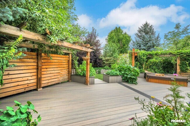Building Photo - Beautiful 4BR House in Centennial