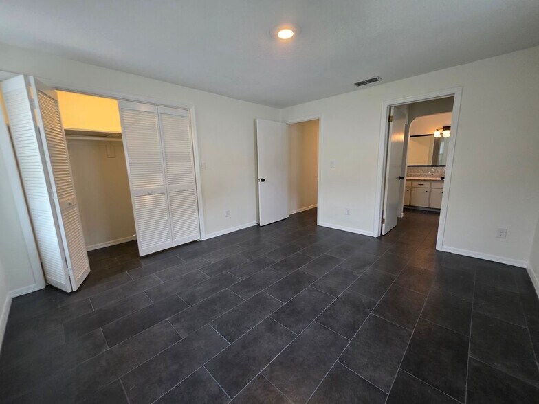 Building Photo - 5611 6th St