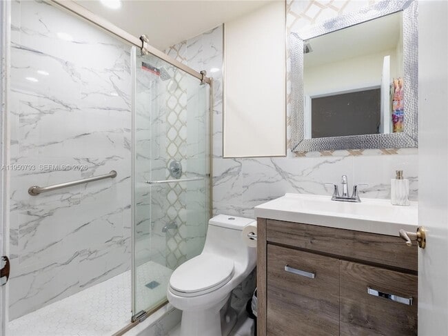 Building Photo - 206 SW 159th Way