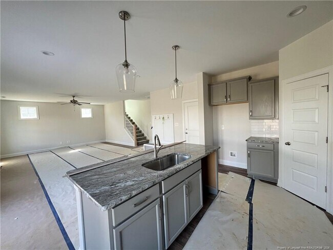 Building Photo - 324 Carr Ln