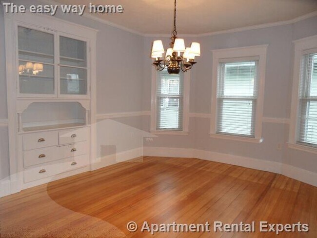 Building Photo - Medford/Tufts 2+ Bedroom - Dishwasher - La...