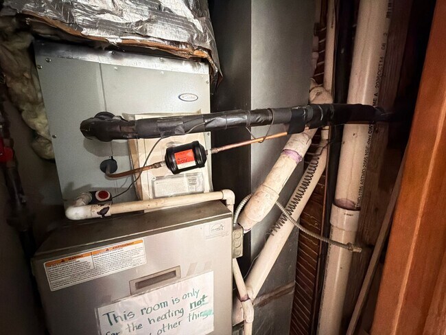 Building Photo - 5715 W Irving Park Rd