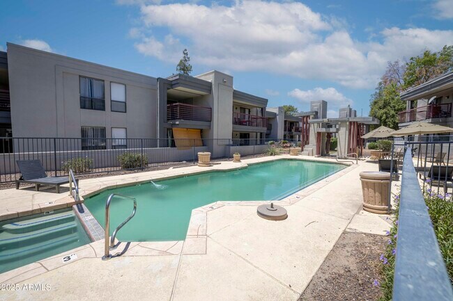 Building Photo - 3330 W Danbury Dr