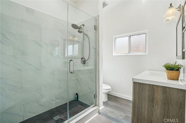 Building Photo - 5633 Rawlings Ave
