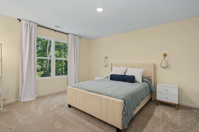 Building Photo - Furnished 3-Bed Townhouse in Durham