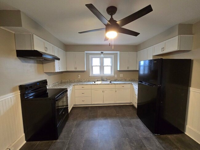 Building Photo - 1202 Van Vleck Rd