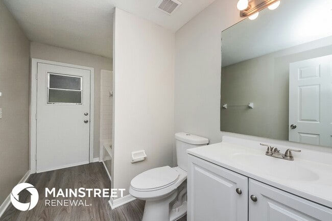 Building Photo - 305 Killington Way