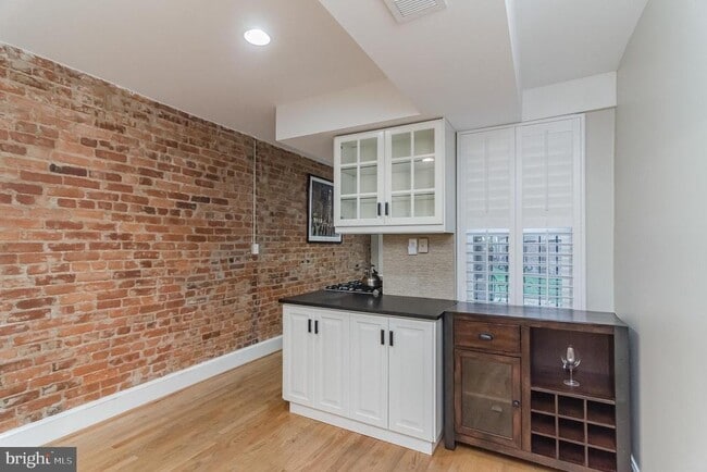 Building Photo - 2321 17th St NW