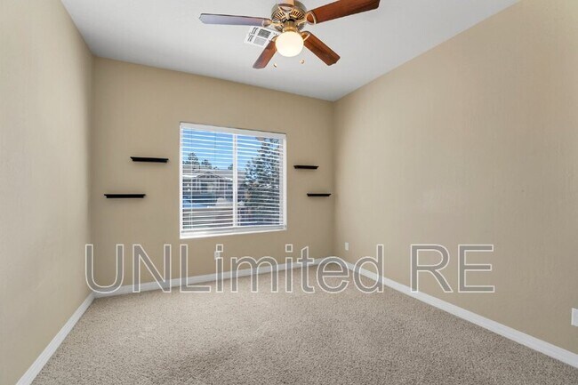 Building Photo - 1201 N Warm Springs Trail