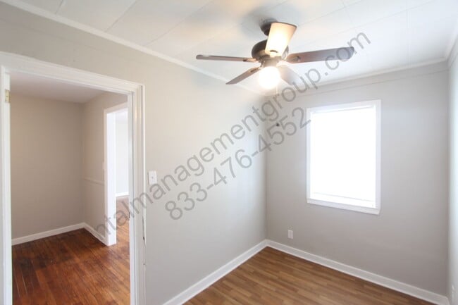 Building Photo - 3 Bedroom, 1.5 Bath! New on the Market and...