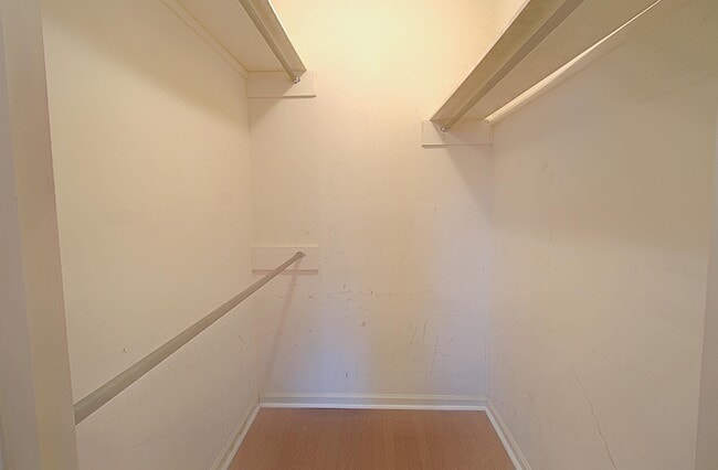 Building Photo - 948 Wedgewood Way