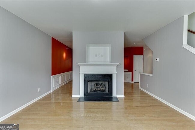 Building Photo - 805 Tulip Poplar Way