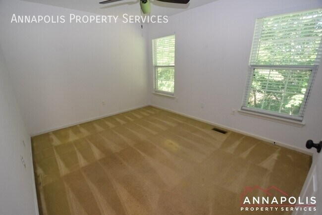 Building Photo - 2808 Traxler Ct