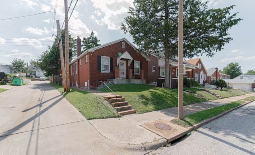 Building Photo - 4316 Tyrolean Ave