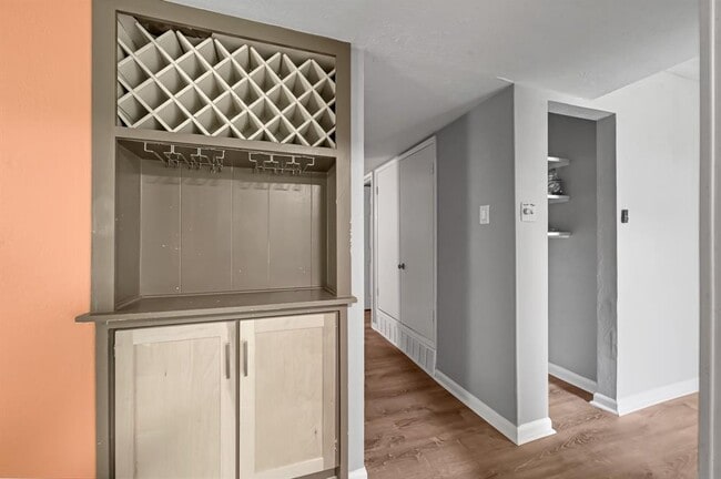 Building Photo - 2239 Fairgreen Dr