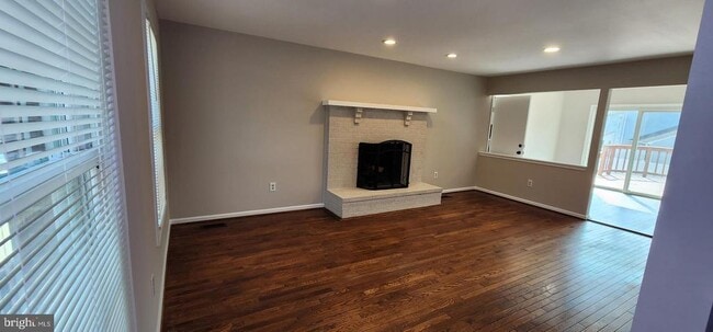 Building Photo - 3145 Elmmede Rd