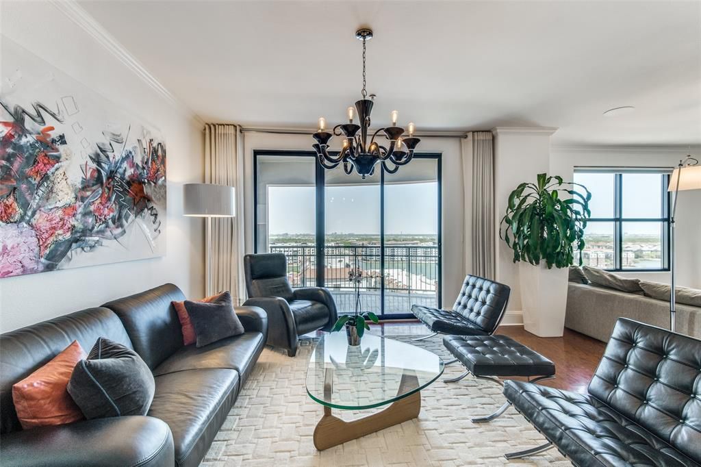 Building Photo - 330 W Las Colinas Blvd.