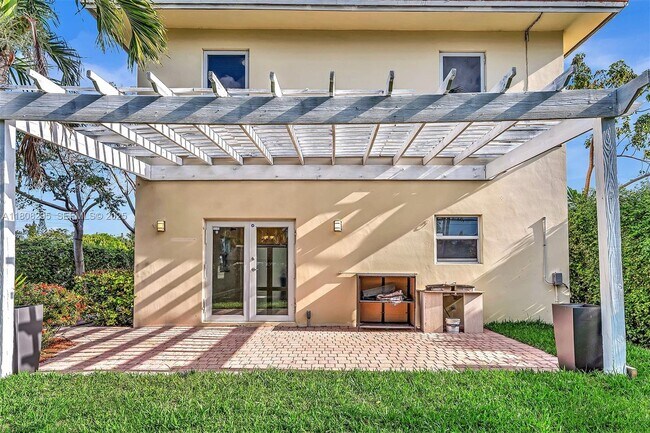 Building Photo - 2620 NE 214th St