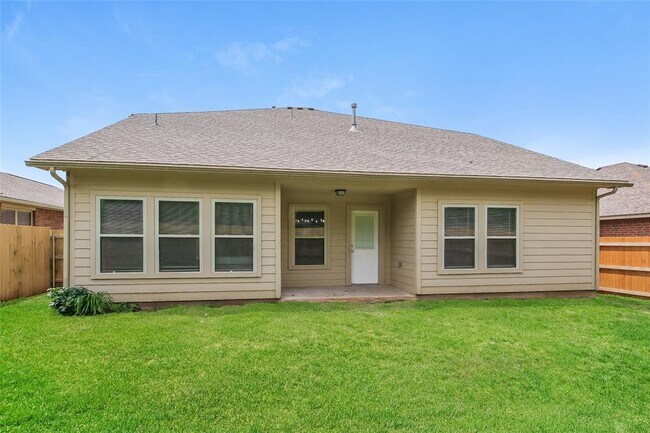 Building Photo - 10416 Westover Ave