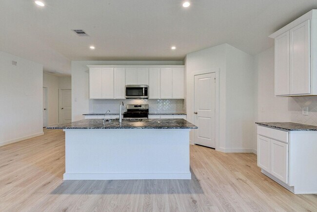 Building Photo - 7802 Bel Fiore Dr