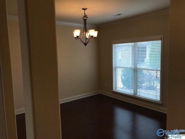 Building Photo - 467 E Mossyleaf Dr SW