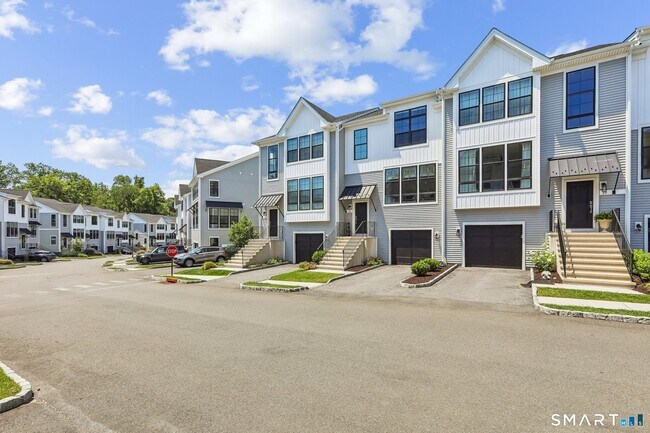 Building Photo - 21 Brentwood Cir