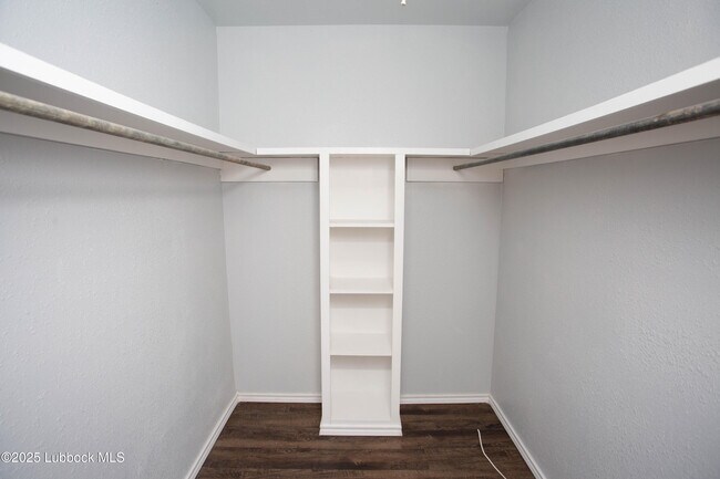 Building Photo - 6803 Avenue W
