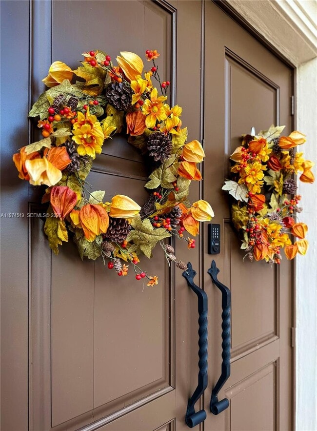 Building Photo - 400 Alexandra Cir