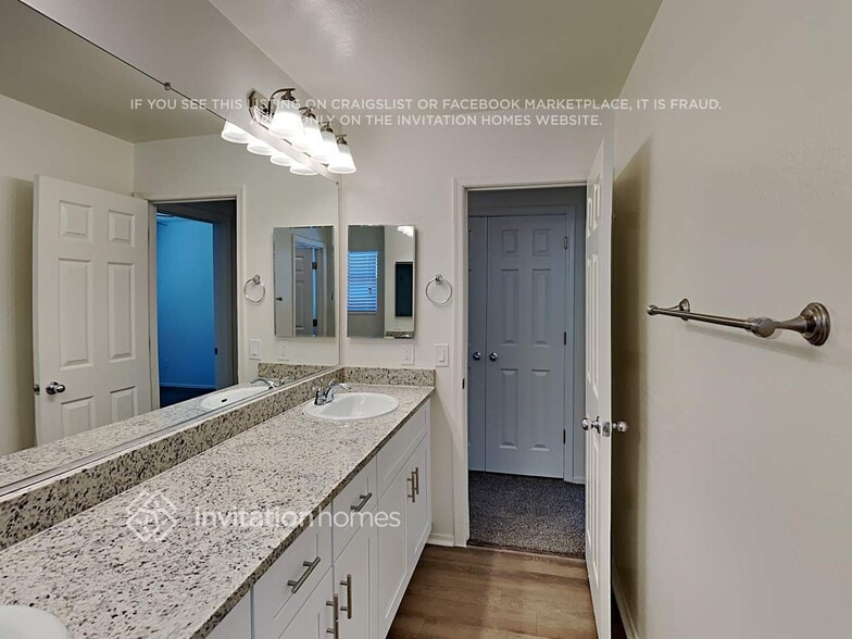 Building Photo - 1700 W Appaloosa Way