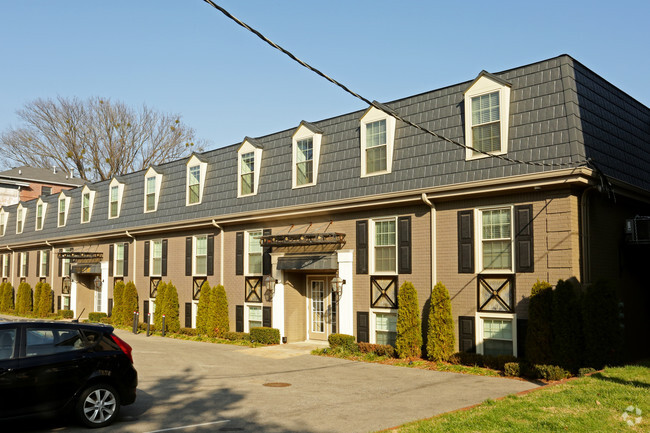 Primary Photo - Park Court Apartments