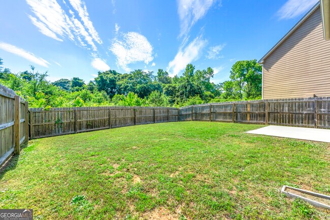 Building Photo - 2411 Oakleaf Cir