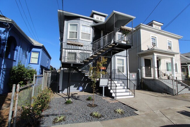 Building Photo - 1152 53rd St