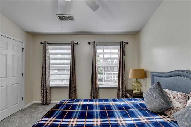 Building Photo - 2602 Pierce Brennen Ct NE