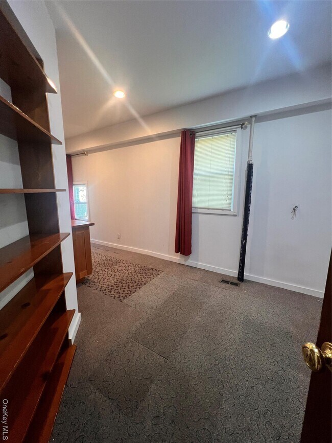 Building Photo - 20 Wolffe St