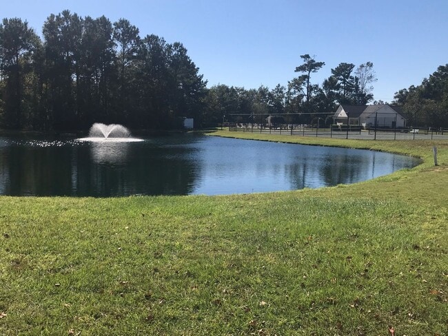 Building Photo - Beautiful, 1st Floor Unfurnished,  Bedroom Condo at Riverwoods in Murrells Inlet!