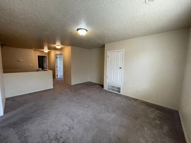 Building Photo - 9620 Sundoro Pl NW