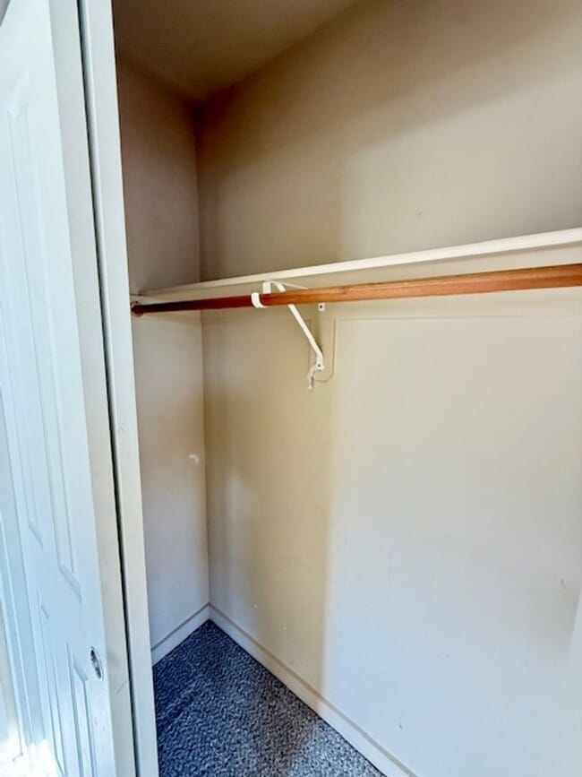 Building Photo - 3 Bedroom 3 Bathroom House Located Near a ...