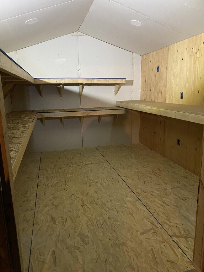 Building Photo - 1713 El Paseo Dr