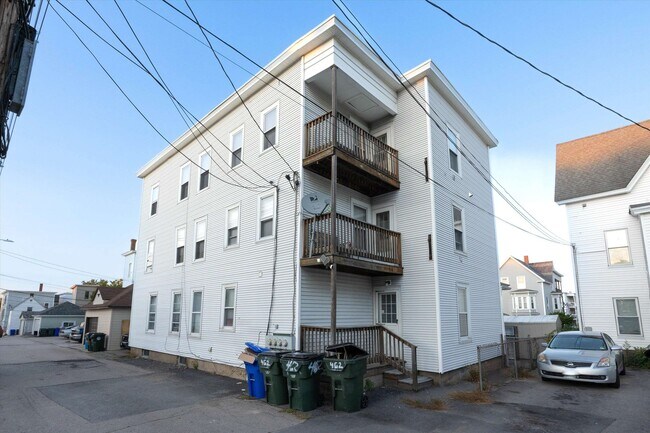 Building Photo - 462 Dubuque St