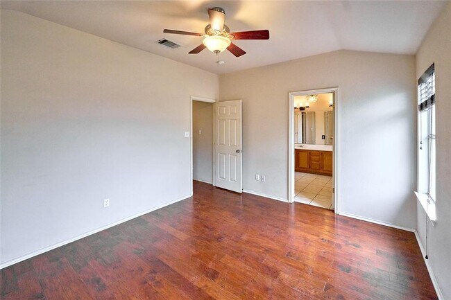 Building Photo - 2712 Settlement Dr