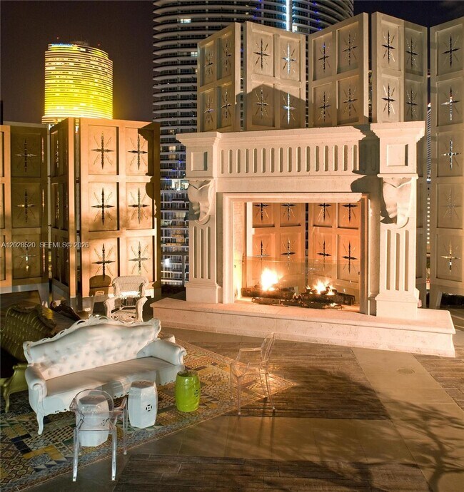 Building Photo - 495 Brickell Ave