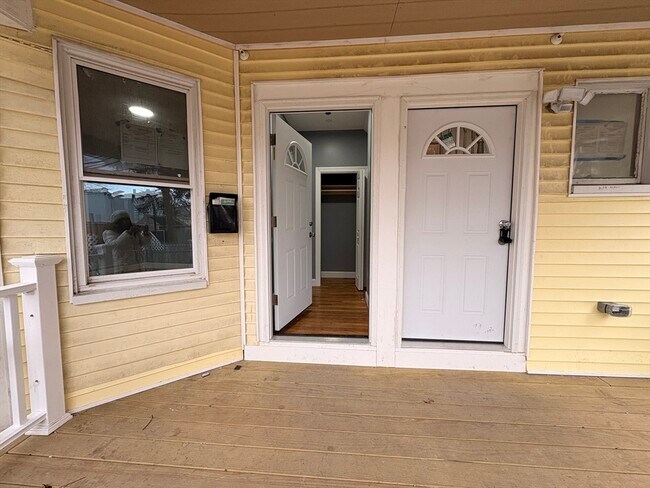 Building Photo - 25 Central Square