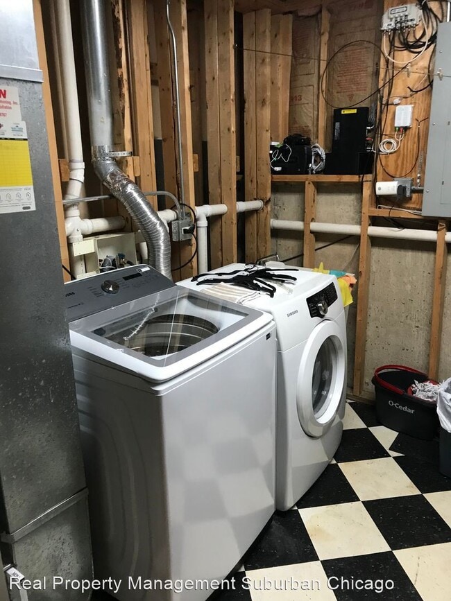 Building Photo - 4 br, 3 bath House - 5901 Burr Oak Avenue